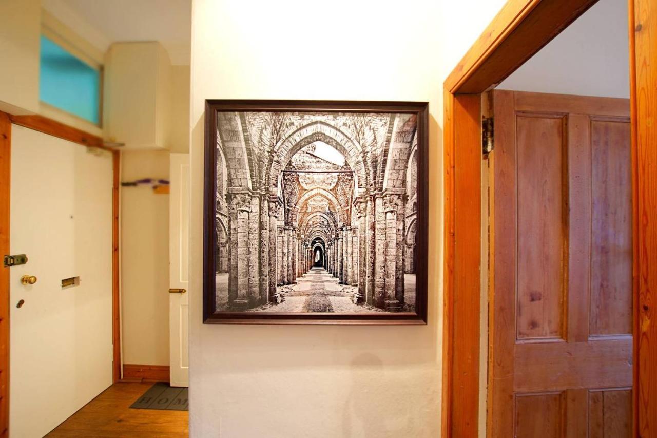 Joivy Classic Apt With Castle Views In Old Town Edinburgh Ngoại thất bức ảnh