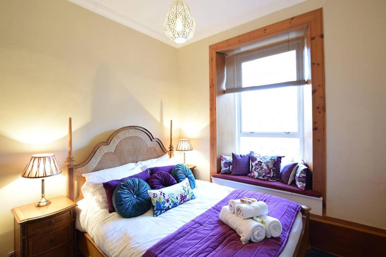 Joivy Classic Apt With Castle Views In Old Town Edinburgh Ngoại thất bức ảnh