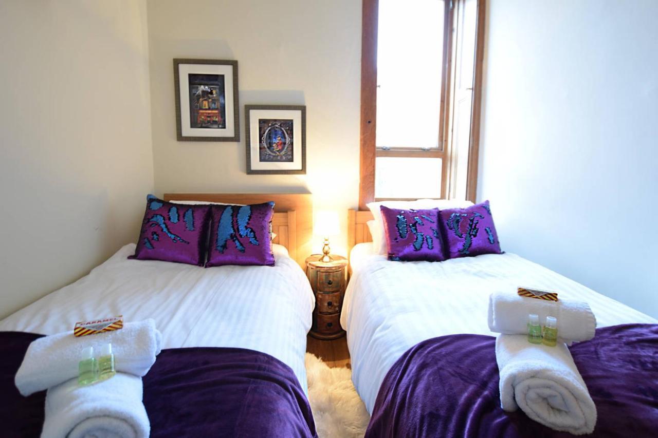 Joivy Classic Apt With Castle Views In Old Town Edinburgh Ngoại thất bức ảnh