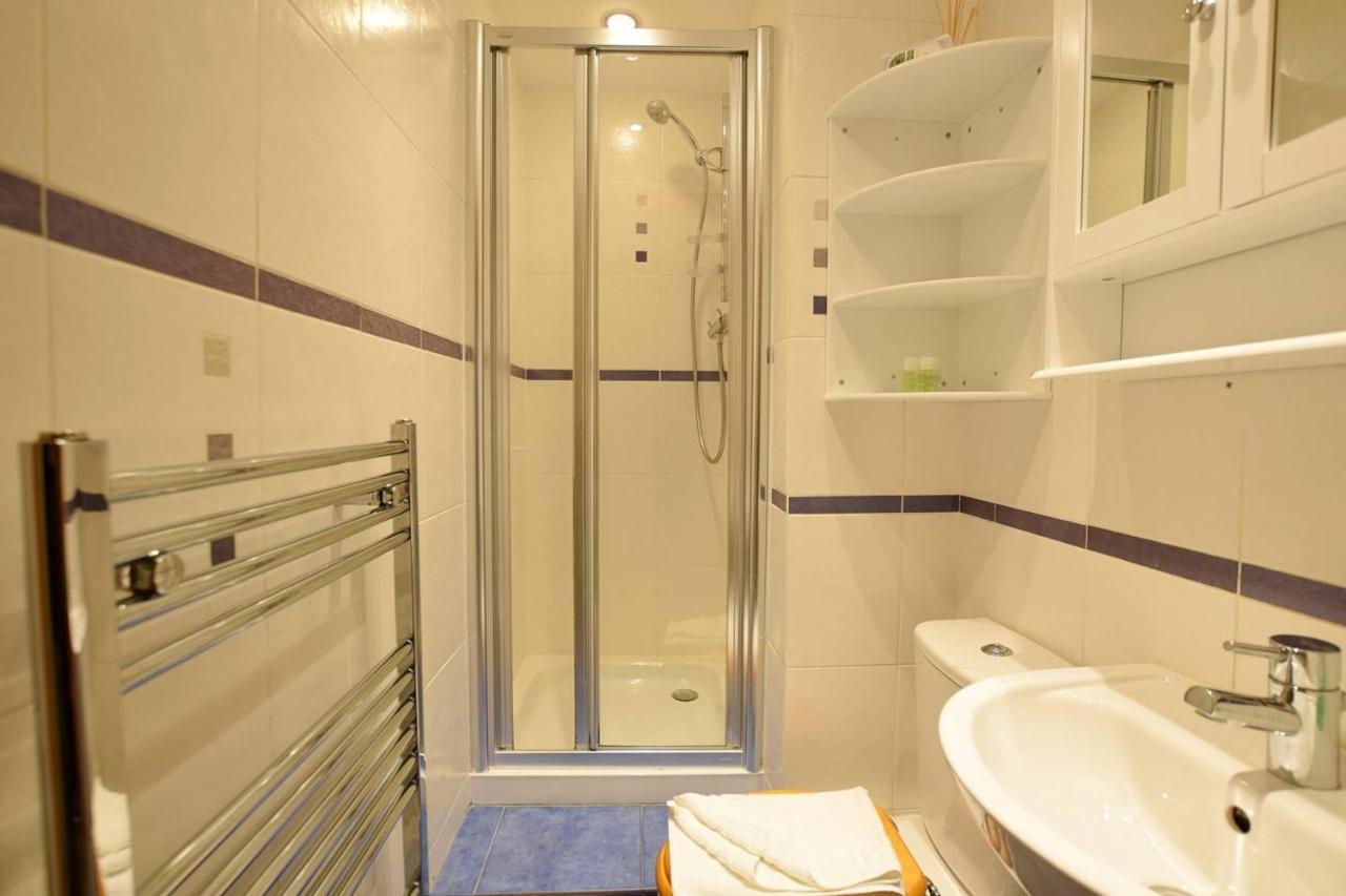 Joivy Classic Apt With Castle Views In Old Town Edinburgh Ngoại thất bức ảnh